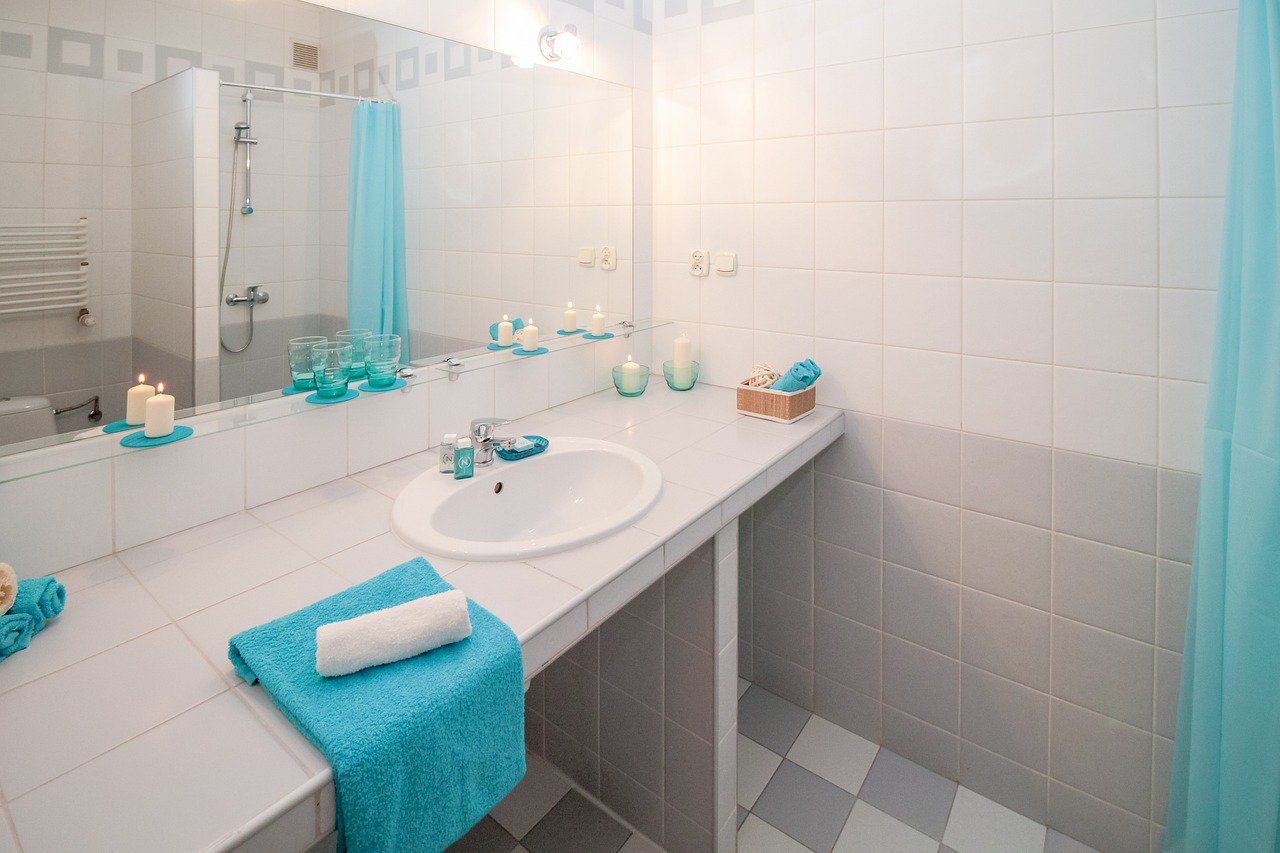 Modern Minimalism: A Serene Bathroom Oasis