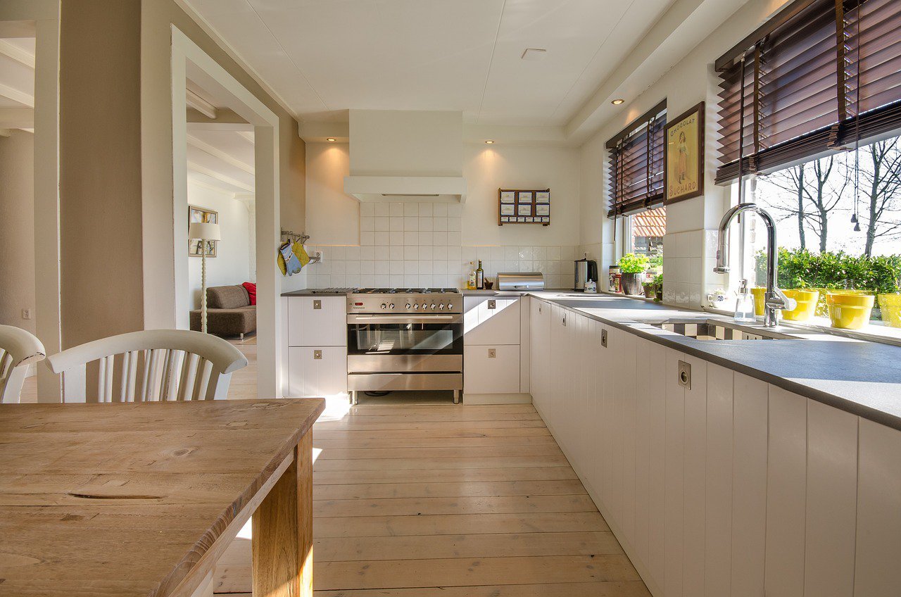 Sophisticated Simplicity: A Luxury Kitchen Sanctuary