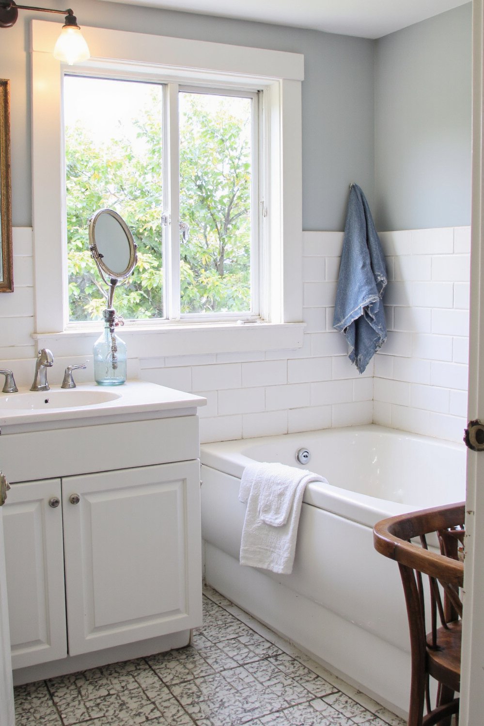 Modern Farmhouse Color Palette - Light & Shadow Balance: Modern Farmhouse Bathroom - Modern farmhouse bathroom design. Light and dark colors...