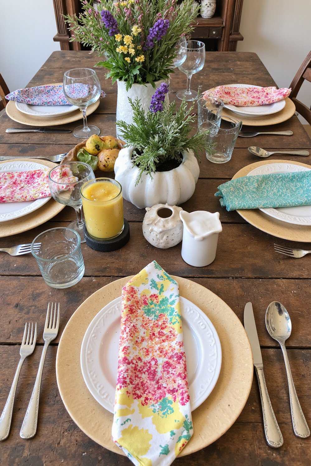 Spring Tablescapes ideas - Bohemian Spring Tablescapes: Mismatched Vintage Charm - Bohemian spring tablescape: Mismatched vintage china and colorful...