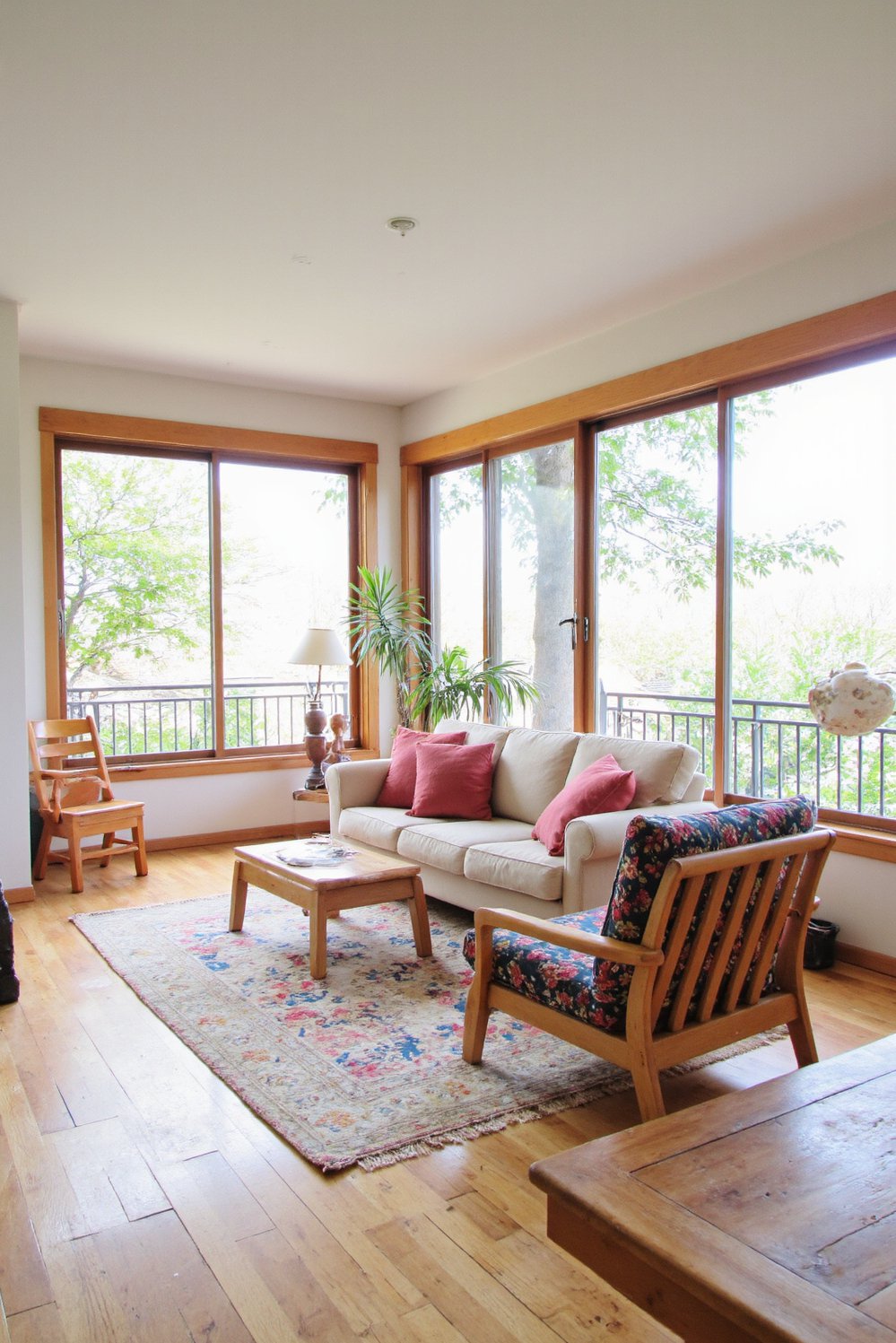Japanese style living rooms - Bright & Airy Japanese Inspired Living Room - Bright Japanese-style living room: light and airy. Large...