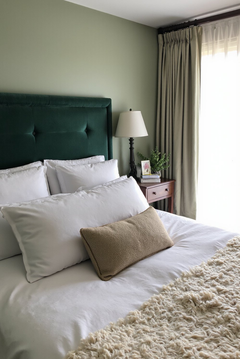 green bedroom ideas - Sage Green Bedroom: Calm & Sophisticated Retreat - Sage green bedroom ideas: This calming, sophisticated space...