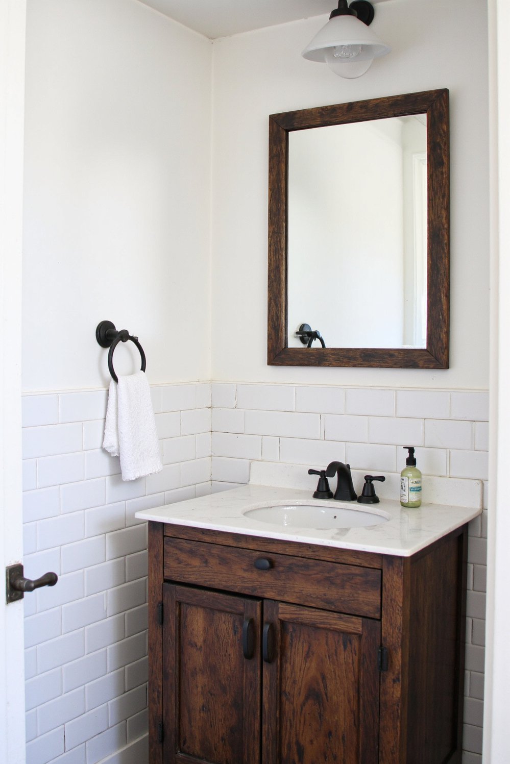 Modern Farmhouse Color Palette - Modern Farmhouse Bathroom: Crisp White & Dark Wood - Modern farmhouse bathroom design: I love the mix...