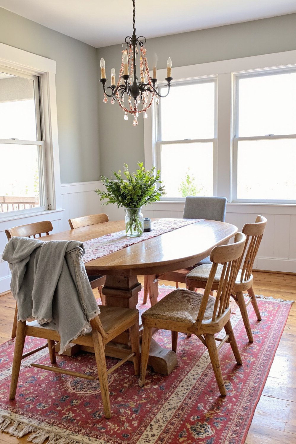 Modern Farmhouse Color Palette - Modern Farmhouse Dining Area: Neutral & Bright - Modern farmhouse colors are trending! I love this...