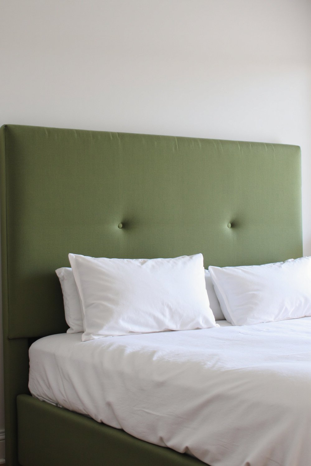 green bedroom ideas - Sage Green Bedroom: Elegant Headboard & Minimalist Decor - Create a sophisticated green bedroom with a statement...