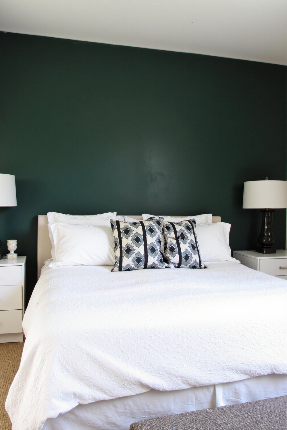 green bedroom ideas - Chic Modern White and Dark Green Bedroom - Modern green bedroom ideas? Look no further! This...