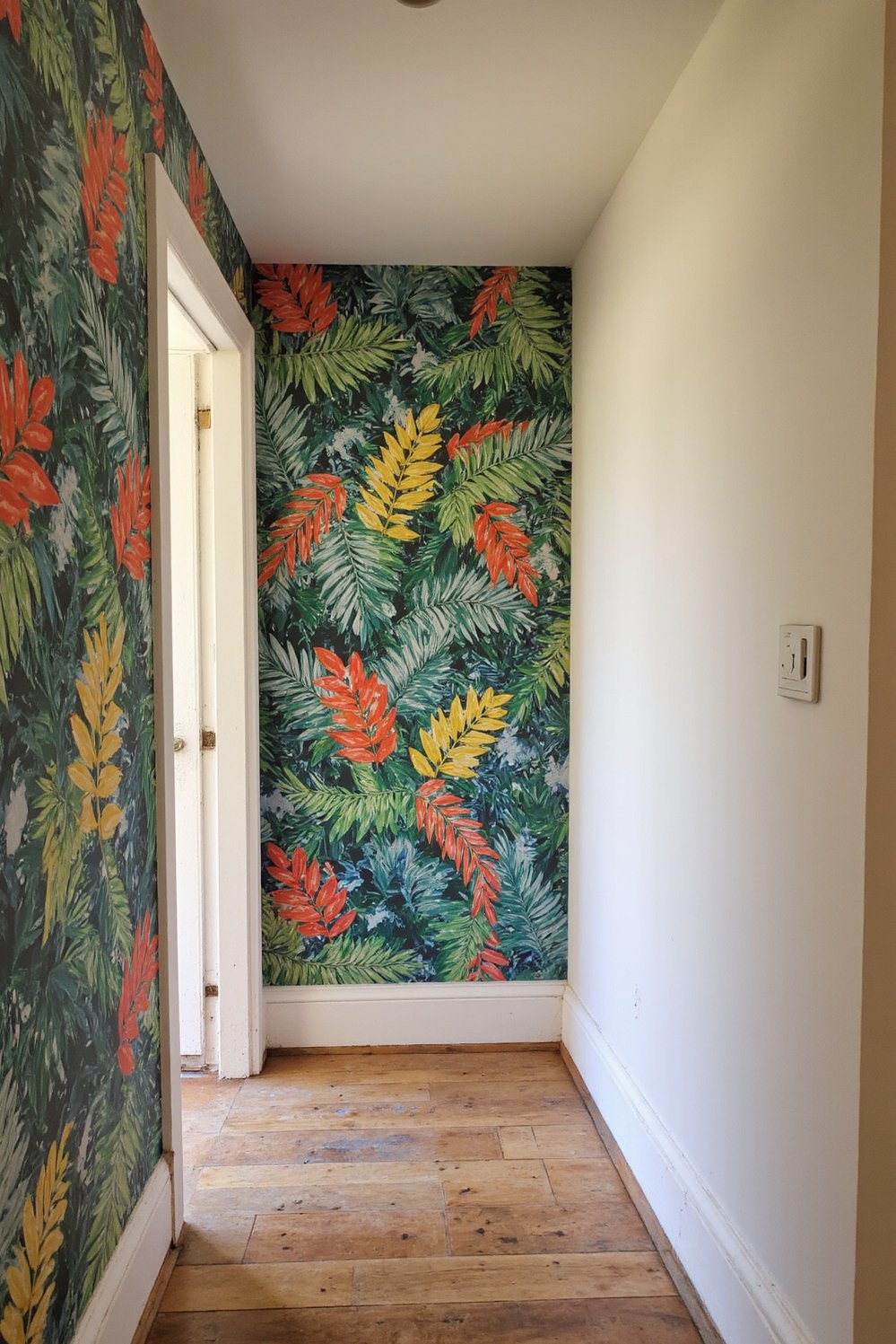 Narrow hallway decor ideas - Tropical Wallpaper: Brighten a Narrow Hallway - Make a statement with bold wallpaper! This tropical...