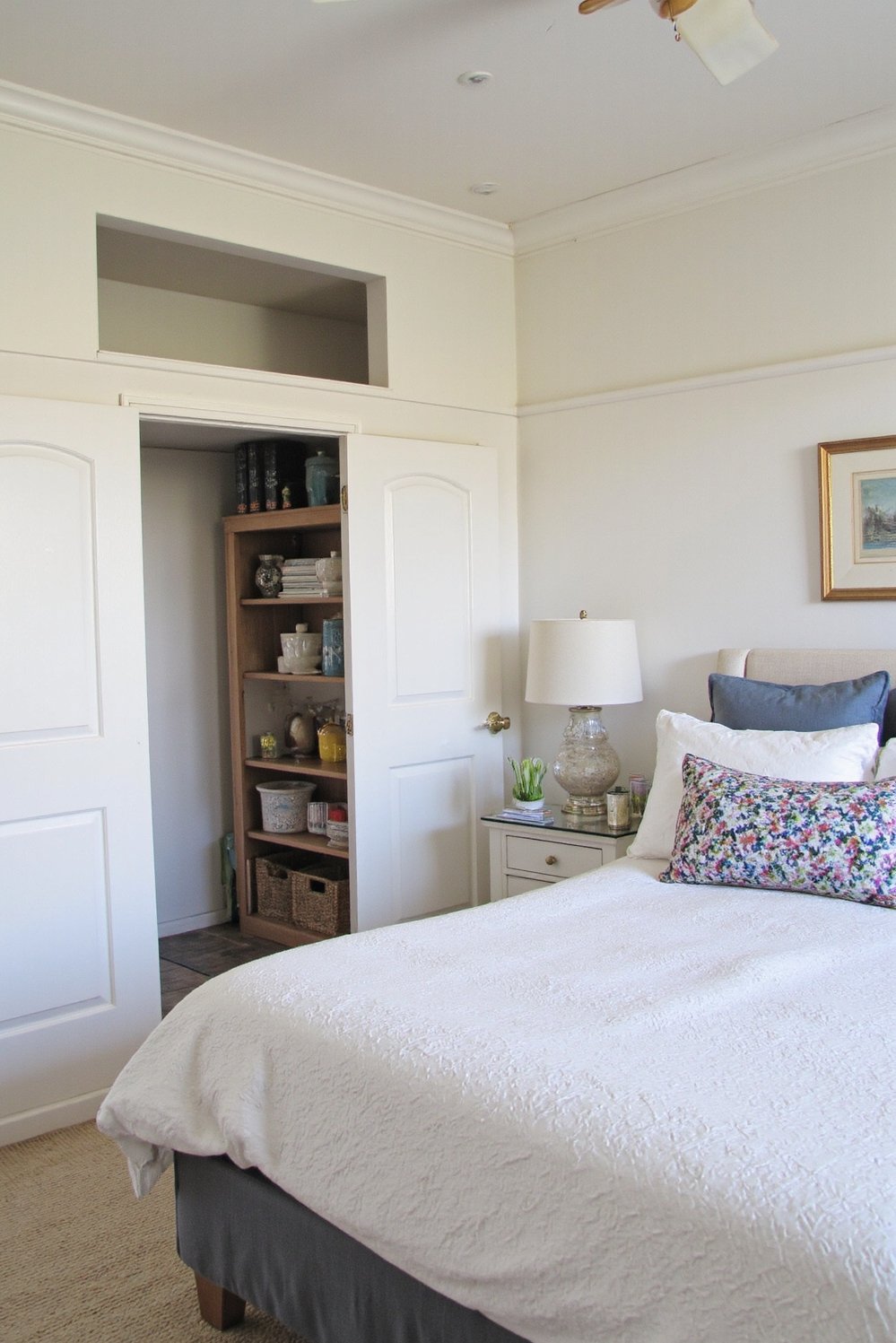 coastal cottage bedroom ideas - Small Coastal Bedroom: Maximizing Space & Style - Maximize space in your small coastal bedroom! This...