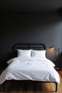 minimalist bedroom decoration