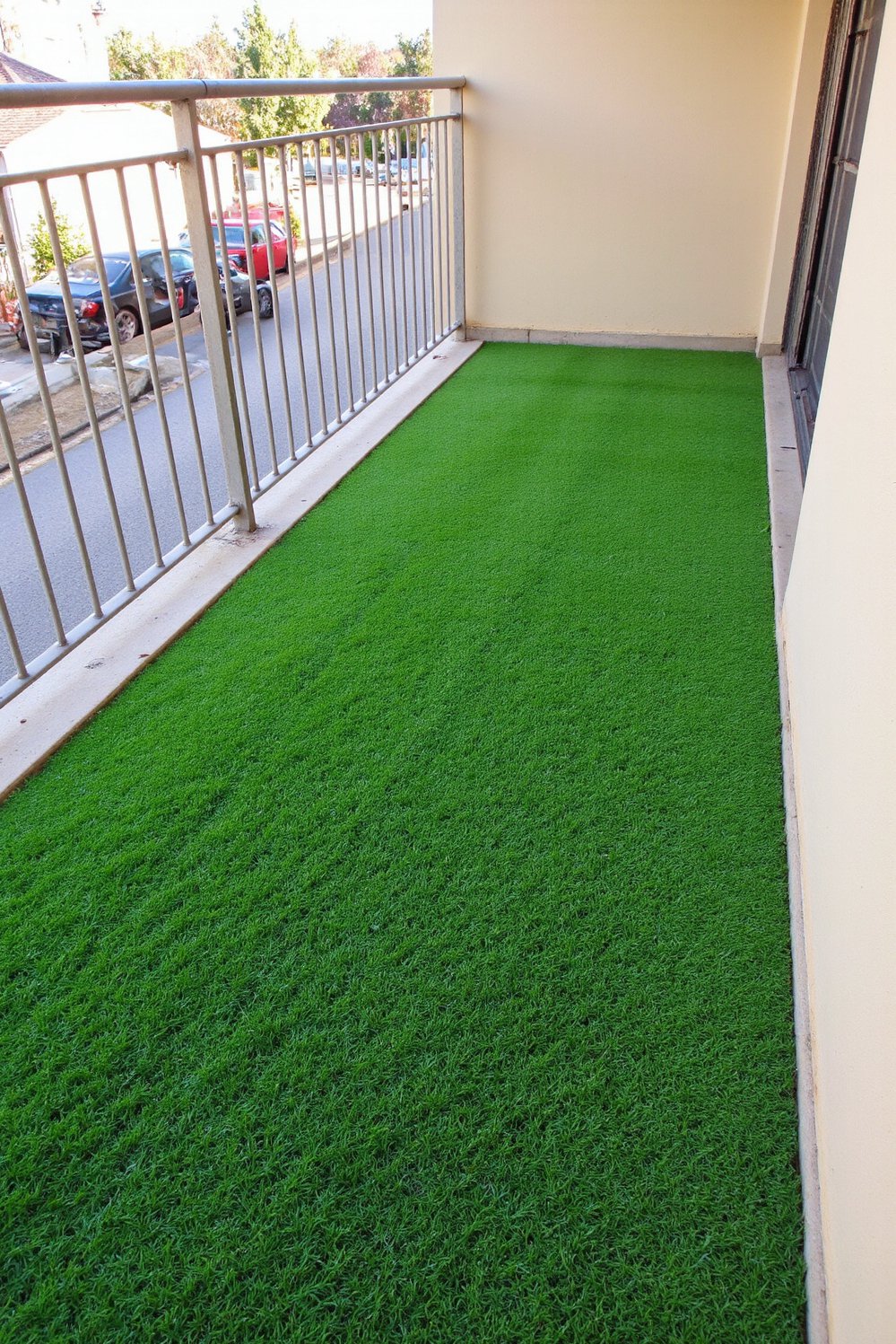 Balcony flooring ideas - Lush Small Balcony Garden: Flooring Ideas - Transform your small balcony into a vibrant garden...