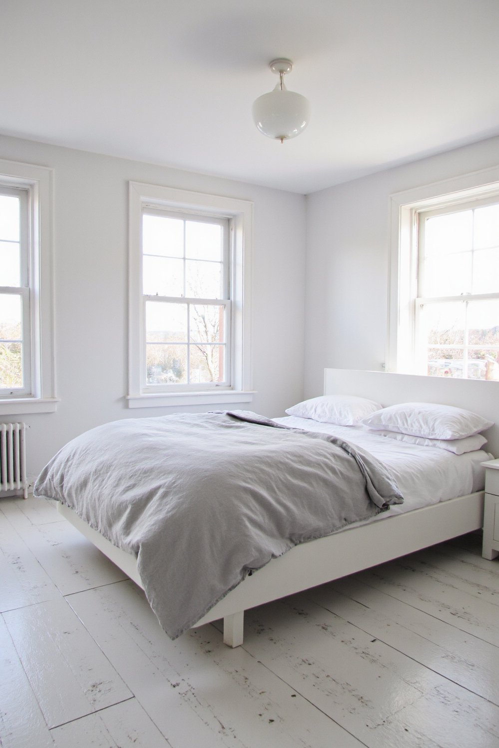 Scandinavian bedroom ideas - Bright Nordic Bedroom: White Walls & Natural Light - Scandinavian bedroom design: Light and airy, this space...