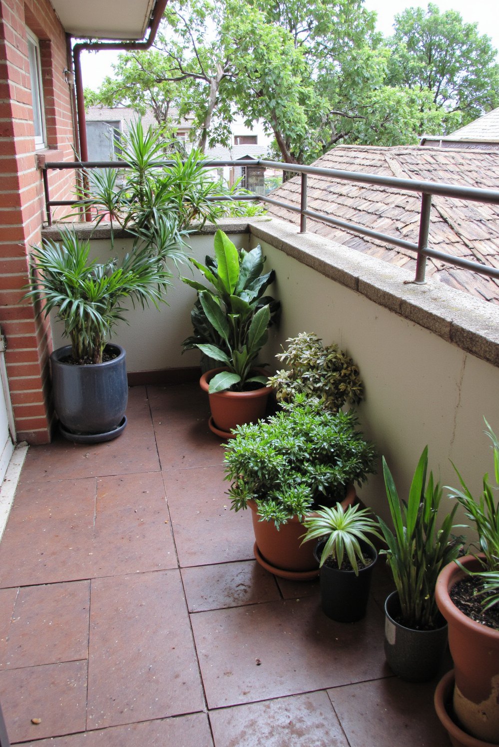 Balcony flooring ideas - Safe Rubber Tiles: Small Balcony Garden Design - Transform your small balcony into a garden oasis...