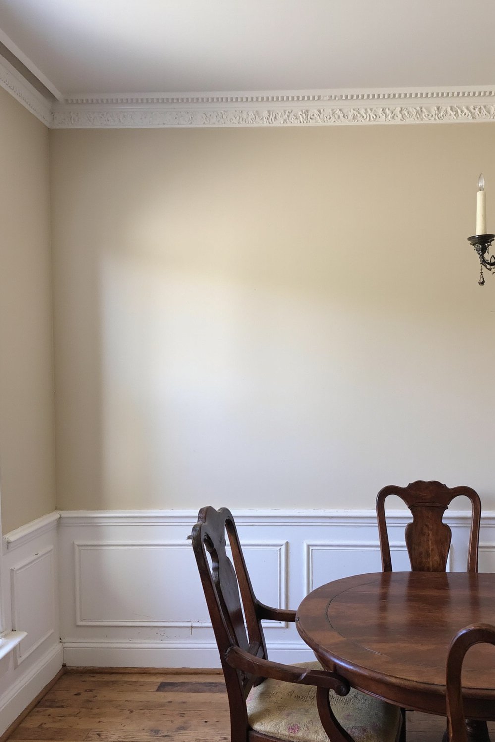 White paint wall decor ideas - Elegant Dining Room: Best White Paint Colors - White walls create a timeless backdrop for any...