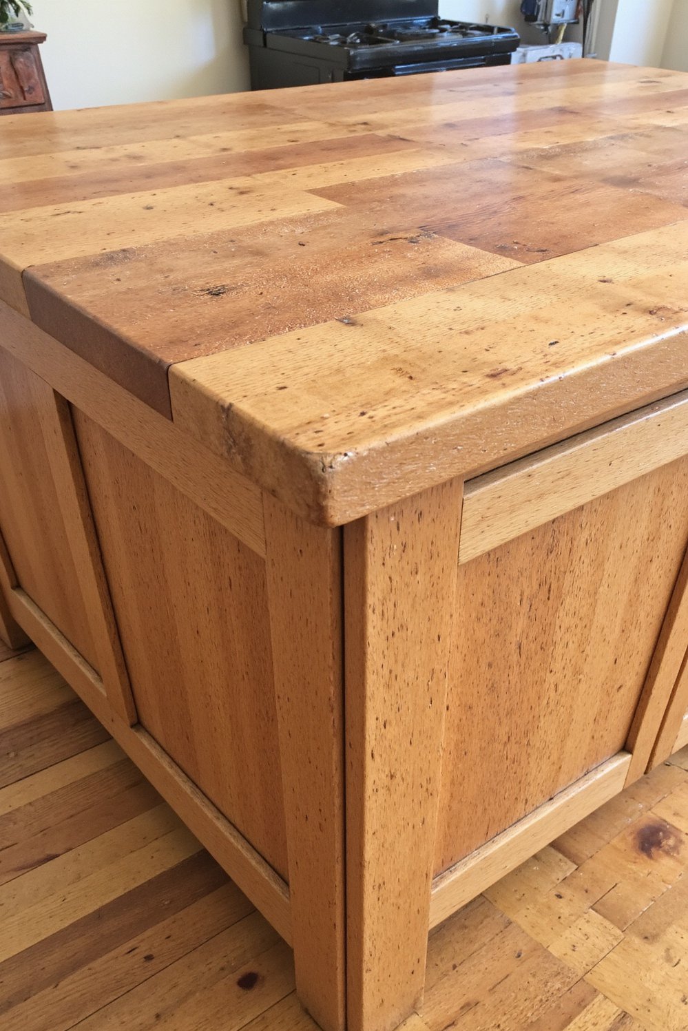 Wood kitchen island ideas - Portable Light Oak Farmhouse Island with Butcher Block - Farmhouse kitchen island: Light oak wood and shaker-style...