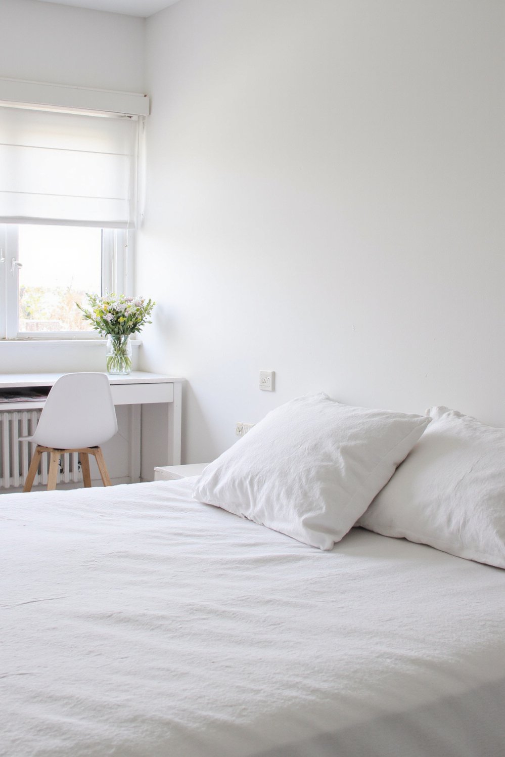 White bedroom decor ideas - Bright Scandinavian White on White Bedroom - Bright white bedroom ideas with a Scandinavian feel....